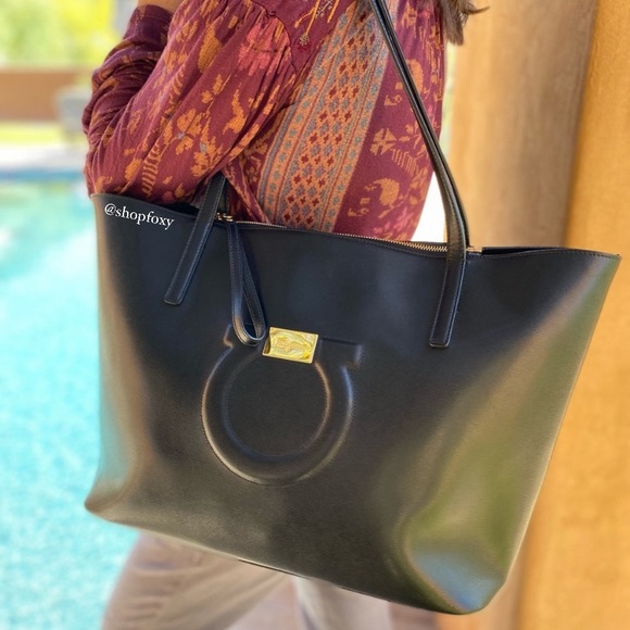 SOLD Salvatore Ferragamo Gancini Leather Tote - Picture 2 of 14